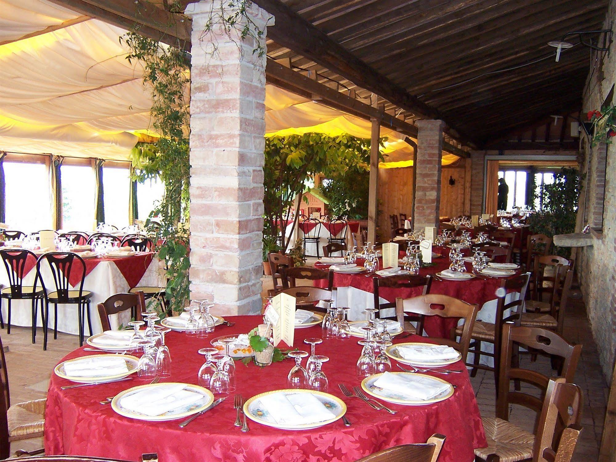 Agriturismo La Casella San Terenziano المظهر الخارجي الصورة